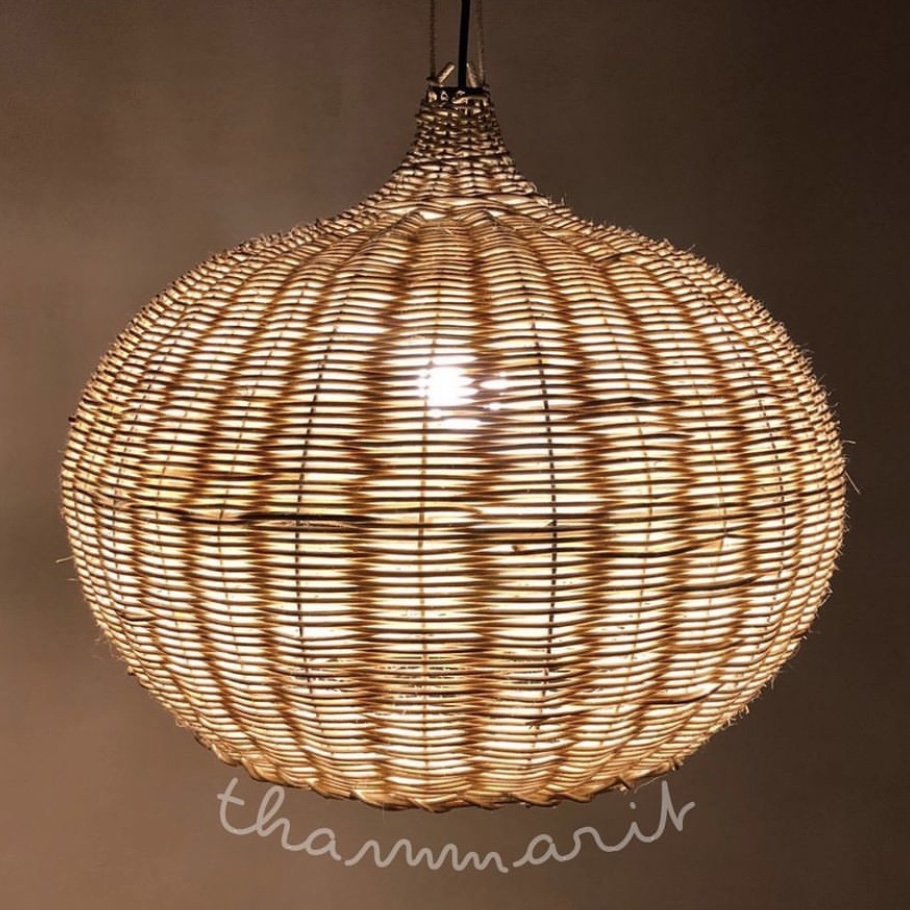 Khanomjeep Rattan Lamp
